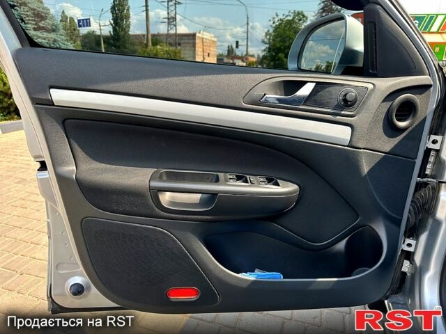 Сірий Шкода Октавія, об'ємом двигуна 1.6 л та пробігом 175 тис. км за 8900 $, фото 9 на Automoto.ua