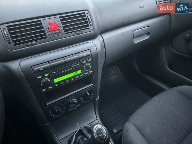 Серый Шкода Октавия, объемом двигателя 1.6 л и пробегом 213 тыс. км за 5600 $, фото 46 на Automoto.ua