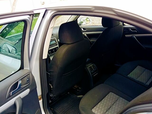 Серый Шкода Октавия, объемом двигателя 1.4 л и пробегом 209 тыс. км за 7250 $, фото 4 на Automoto.ua