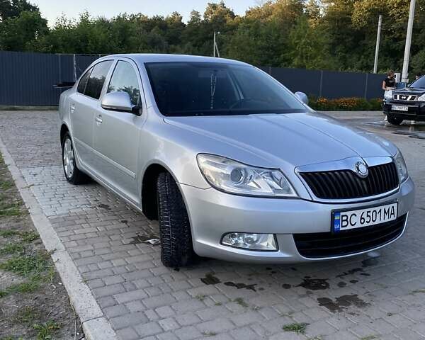 Серый Шкода Октавия, объемом двигателя 2 л и пробегом 265 тыс. км за 7500 $, фото 2 на Automoto.ua