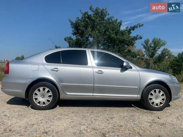 Серый Шкода Октавия, объемом двигателя 1.6 л и пробегом 235 тыс. км за 7700 $, фото 5 на Automoto.ua