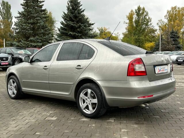 Шкода Октавия 2009 в Кривом Роге на Automoto.ua Серый Шкода Октавия, объемом двигателя 2 л и пробегом 300 тыс. км за 8400 $, фото 4 на Automoto.ua