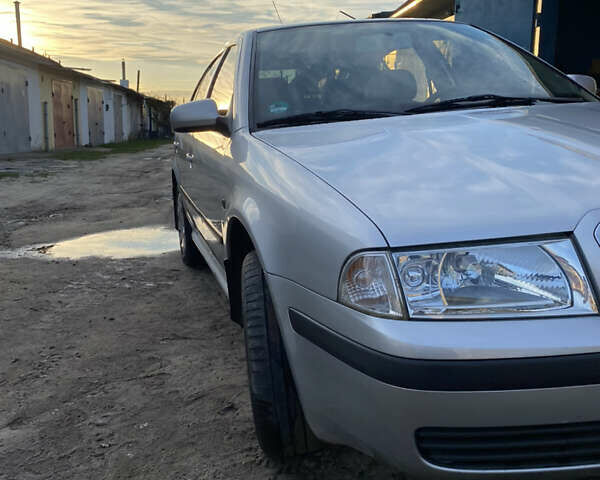 Сірий Шкода Октавія, об'ємом двигуна 1.6 л та пробігом 210 тис. км за 5600 $, фото 1 на Automoto.ua