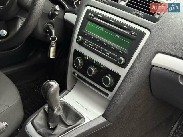 Сірий Шкода Октавія, об'ємом двигуна 1.4 л та пробігом 200 тис. км за 7300 $, фото 30 на Automoto.ua