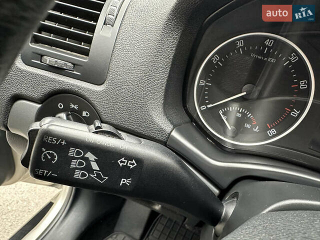 Серый Шкода Октавия, объемом двигателя 1.6 л и пробегом 159 тыс. км за 7499 $, фото 37 на Automoto.ua