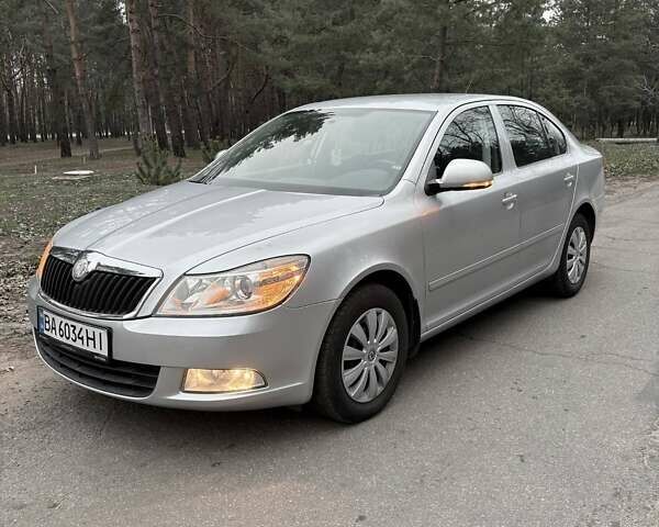 Сірий Шкода Октавія, об'ємом двигуна 1.6 л та пробігом 230 тис. км за 7783 $, фото 1 на Automoto.ua