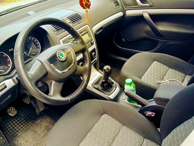 Серый Шкода Октавия, объемом двигателя 1.4 л и пробегом 209 тыс. км за 7250 $, фото 2 на Automoto.ua