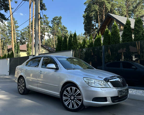 Серый Шкода Октавия, объемом двигателя 1.4 л и пробегом 205 тыс. км за 6800 $, фото 1 на Automoto.ua