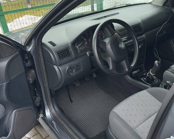 Серый Шкода Октавия, объемом двигателя 1.6 л и пробегом 170 тыс. км за 5550 $, фото 2 на Automoto.ua