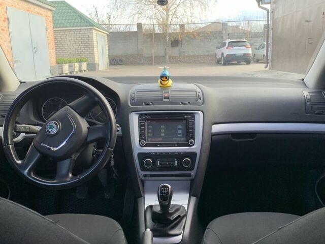 Сірий Шкода Октавія, об'ємом двигуна 1.6 л та пробігом 207 тис. км за 7000 $, фото 4 на Automoto.ua