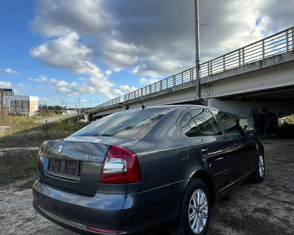 Серый Шкода Октавия, объемом двигателя 1.6 л и пробегом 227 тыс. км за 7950 $, фото 5 на Automoto.ua