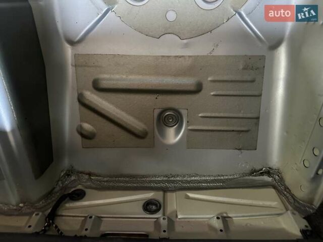 Серый Шкода Октавия, объемом двигателя 1.6 л и пробегом 213 тыс. км за 5600 $, фото 56 на Automoto.ua