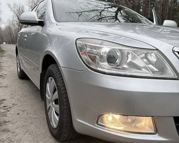 Сірий Шкода Октавія, об'ємом двигуна 1.6 л та пробігом 230 тис. км за 7783 $, фото 2 на Automoto.ua