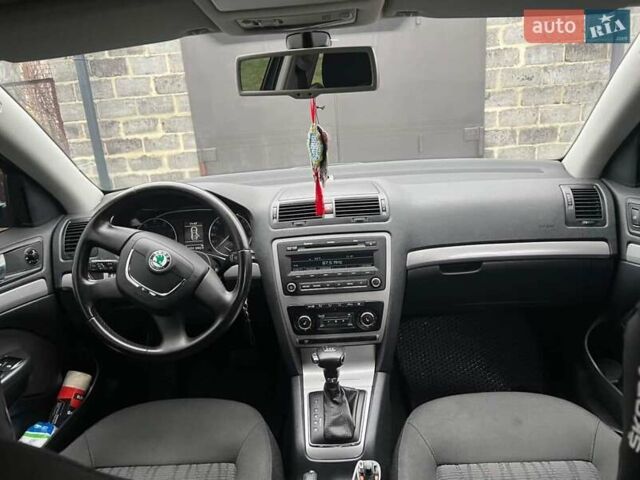 Серый Шкода Октавия, объемом двигателя 1.8 л и пробегом 162 тыс. км за 10800 $, фото 6 на Automoto.ua