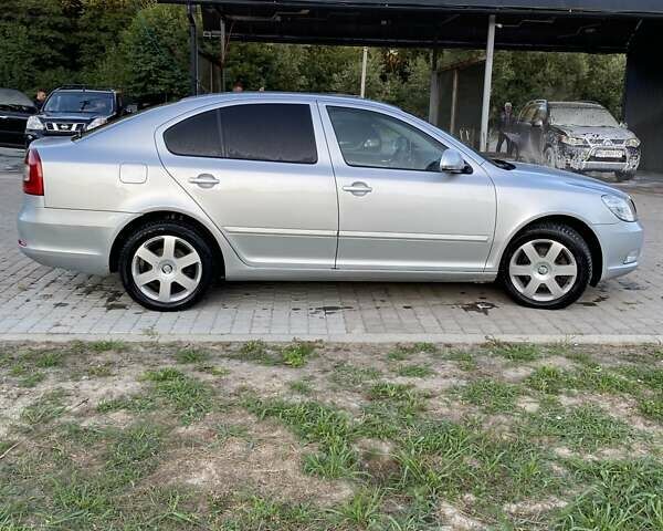 Серый Шкода Октавия, объемом двигателя 2 л и пробегом 265 тыс. км за 7500 $, фото 4 на Automoto.ua