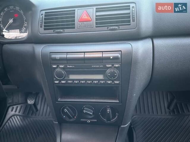 Серый Шкода Октавия, объемом двигателя 1.6 л и пробегом 213 тыс. км за 5600 $, фото 27 на Automoto.ua