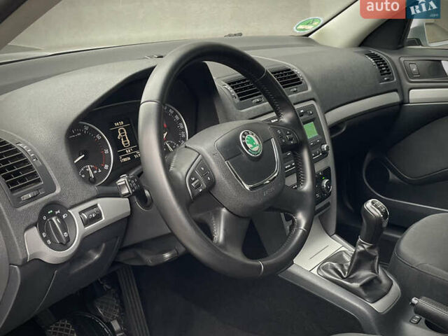 Серый Шкода Октавия, объемом двигателя 1.4 л и пробегом 178 тыс. км за 7999 $, фото 35 на Automoto.ua