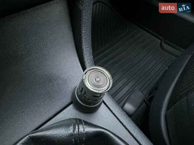 Серый Шкода Октавия, объемом двигателя 1.6 л и пробегом 213 тыс. км за 5600 $, фото 47 на Automoto.ua