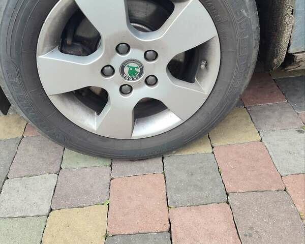 Серый Шкода Октавия, объемом двигателя 1.6 л и пробегом 237 тыс. км за 5500 $, фото 41 на Automoto.ua