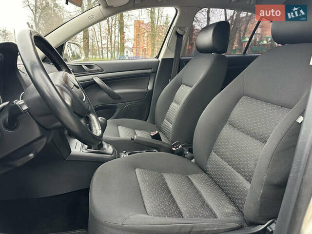 Серый Шкода Октавия, объемом двигателя 1.6 л и пробегом 159 тыс. км за 7499 $, фото 39 на Automoto.ua