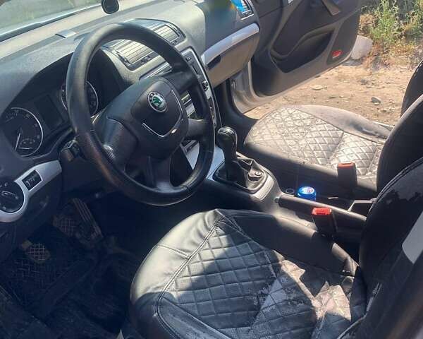 Серый Шкода Октавия, объемом двигателя 1.6 л и пробегом 235 тыс. км за 7700 $, фото 20 на Automoto.ua