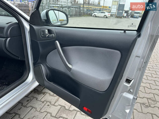 Серый Шкода Октавия, объемом двигателя 1.6 л и пробегом 190 тыс. км за 5999 $, фото 41 на Automoto.ua