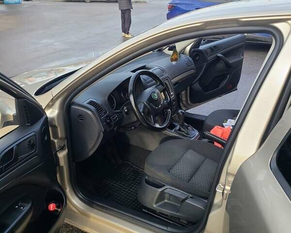 Сірий Шкода Октавія, об'ємом двигуна 1.6 л та пробігом 158 тис. км за 6500 $, фото 23 на Automoto.ua