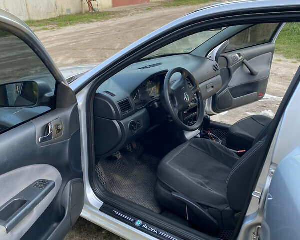 Сірий Шкода Октавія, об'ємом двигуна 1.6 л та пробігом 210 тис. км за 5600 $, фото 10 на Automoto.ua