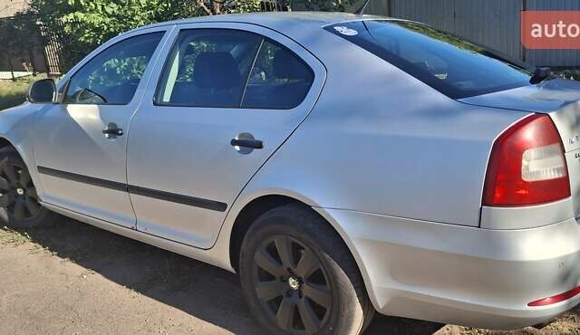 Сірий Шкода Октавія, об'ємом двигуна 1.6 л та пробігом 284 тис. км за 7600 $, фото 3 на Automoto.ua