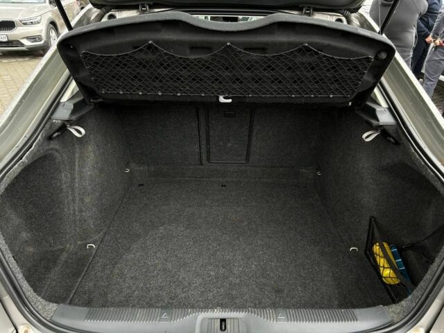 Шкода Октавия 2009 в Кривом Роге на Automoto.ua Серый Шкода Октавия, объемом двигателя 2 л и пробегом 300 тыс. км за 8400 $, фото 21 на Automoto.ua