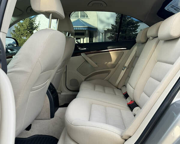 Сірий Шкода Октавія, об'ємом двигуна 1.39 л та пробігом 265 тис. км за 6900 $, фото 26 на Automoto.ua