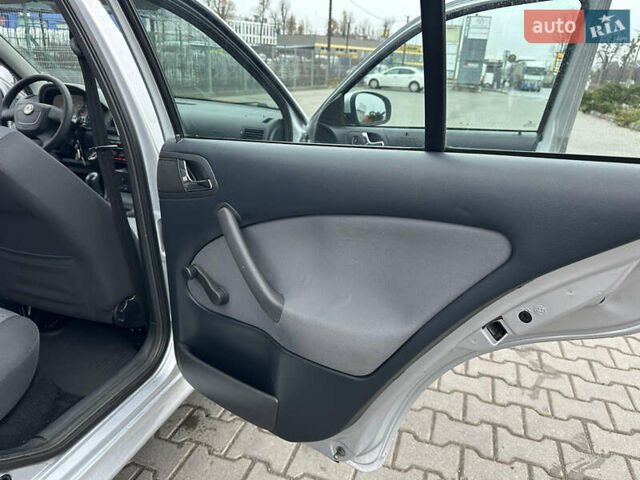 Серый Шкода Октавия, объемом двигателя 1.6 л и пробегом 190 тыс. км за 5999 $, фото 39 на Automoto.ua