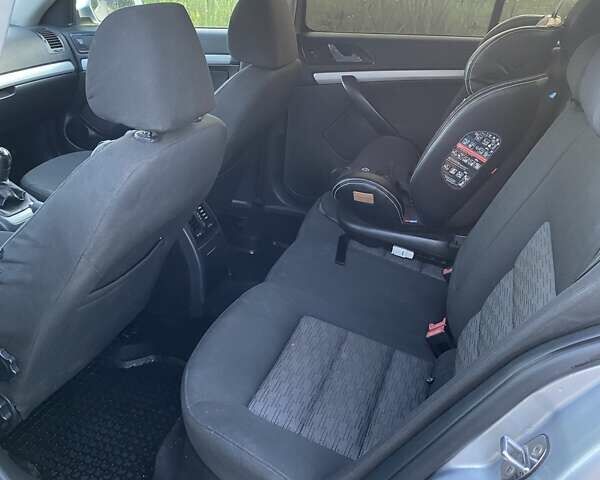 Серый Шкода Октавия, объемом двигателя 2 л и пробегом 265 тыс. км за 7500 $, фото 9 на Automoto.ua