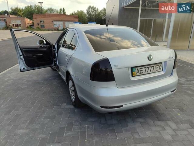 Серый Шкода Октавия, объемом двигателя 1.6 л и пробегом 260 тыс. км за 5700 $, фото 2 на Automoto.ua
