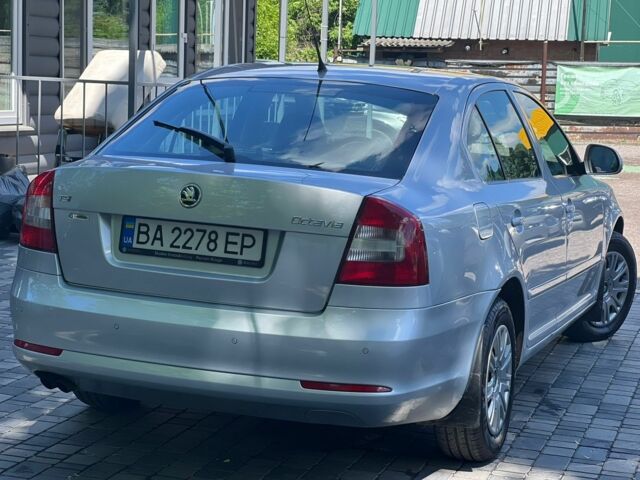 Серый Шкода Октавия, объемом двигателя 1.8 л и пробегом 212 тыс. км за 7400 $, фото 2 на Automoto.ua