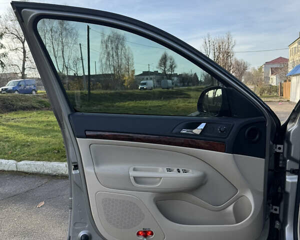 Сірий Шкода Октавія, об'ємом двигуна 1.39 л та пробігом 265 тис. км за 6900 $, фото 25 на Automoto.ua