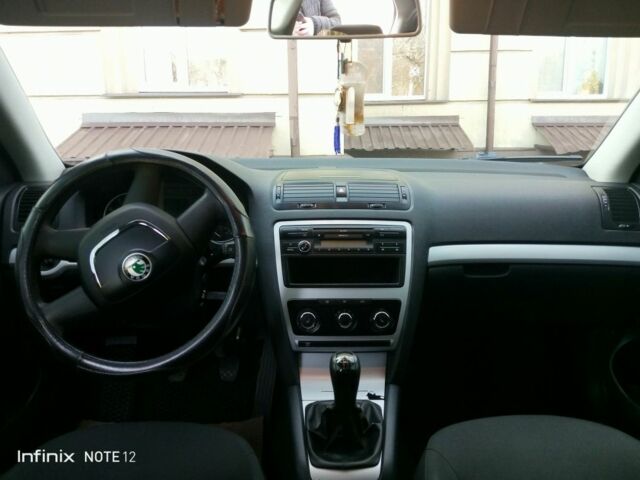 Серый Шкода Октавия, объемом двигателя 1.4 л и пробегом 229 тыс. км за 7200 $, фото 6 на Automoto.ua