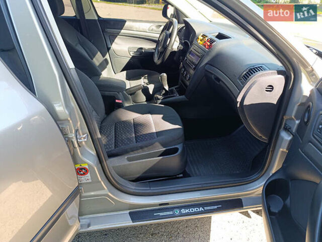 Сірий Шкода Октавія, об'ємом двигуна 1.6 л та пробігом 265 тис. км за 7100 $, фото 11 на Automoto.ua