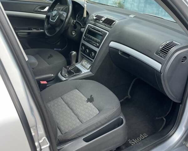 Серый Шкода Октавия, объемом двигателя 1.6 л и пробегом 260 тыс. км за 7900 $, фото 7 на Automoto.ua