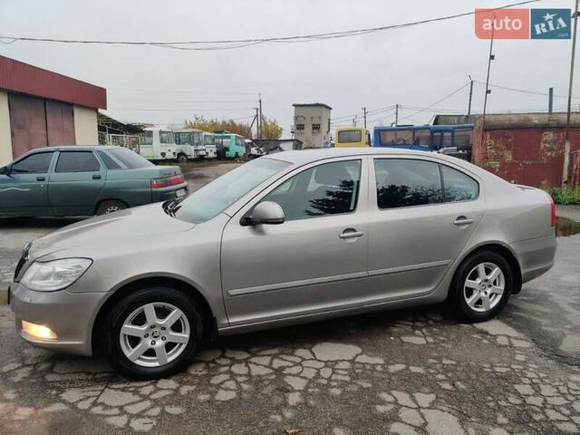 Серый Шкода Октавия, объемом двигателя 1.6 л и пробегом 270 тыс. км за 8500 $, фото 1 на Automoto.ua