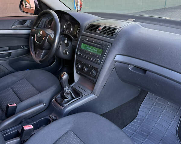 Серый Шкода Октавия, объемом двигателя 1.6 л и пробегом 315 тыс. км за 7800 $, фото 20 на Automoto.ua