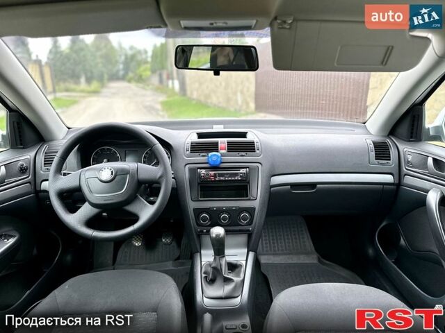 Серый Шкода Октавия, объемом двигателя 1.6 л и пробегом 189 тыс. км за 6700 $, фото 6 на Automoto.ua