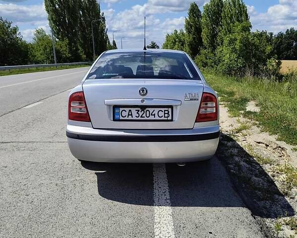 Серый Шкода Октавия, объемом двигателя 1.6 л и пробегом 136 тыс. км за 7200 $, фото 2 на Automoto.ua