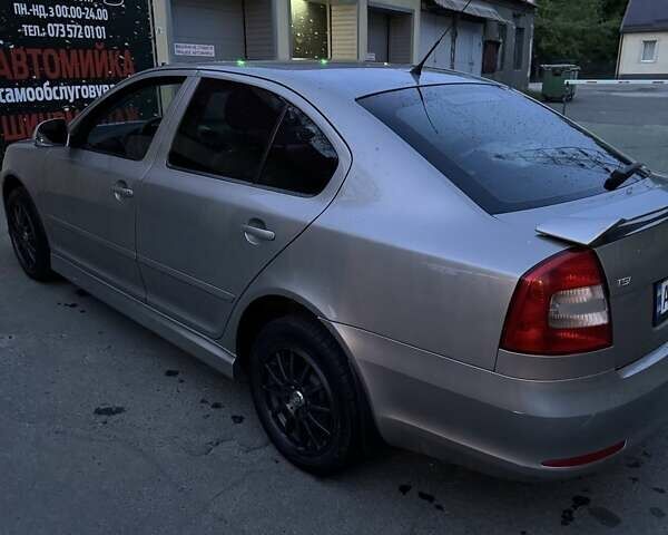 Сірий Шкода Октавія, об'ємом двигуна 1.8 л та пробігом 150 тис. км за 7500 $, фото 6 на Automoto.ua