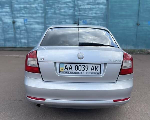Серый Шкода Октавия, объемом двигателя 1.6 л и пробегом 260 тыс. км за 7900 $, фото 2 на Automoto.ua