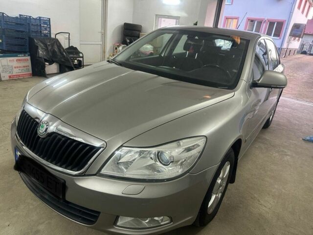 Серый Шкода Октавия, объемом двигателя 1.6 л и пробегом 230 тыс. км за 9250 $, фото 1 на Automoto.ua