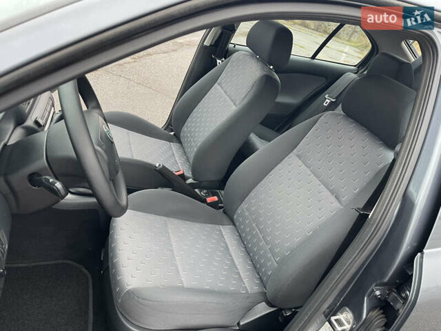 Сірий Шкода Октавія, об'ємом двигуна 1.6 л та пробігом 150 тис. км за 7500 $, фото 51 на Automoto.ua