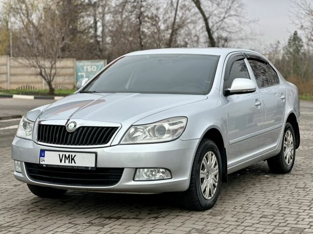 Серый Шкода Октавия, объемом двигателя 1.6 л и пробегом 178 тыс. км за 8700 $, фото 3 на Automoto.ua