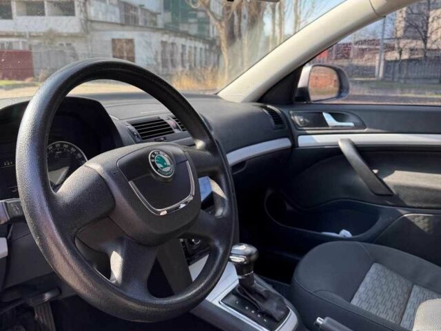 Сірий Шкода Октавія, об'ємом двигуна 1.8 л та пробігом 150 тис. км за 7500 $, фото 4 на Automoto.ua
