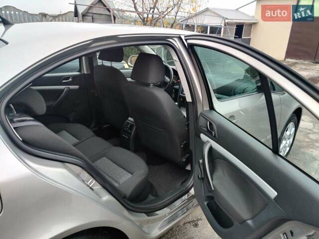 Серый Шкода Октавия, объемом двигателя 1.6 л и пробегом 270 тыс. км за 8500 $, фото 4 на Automoto.ua